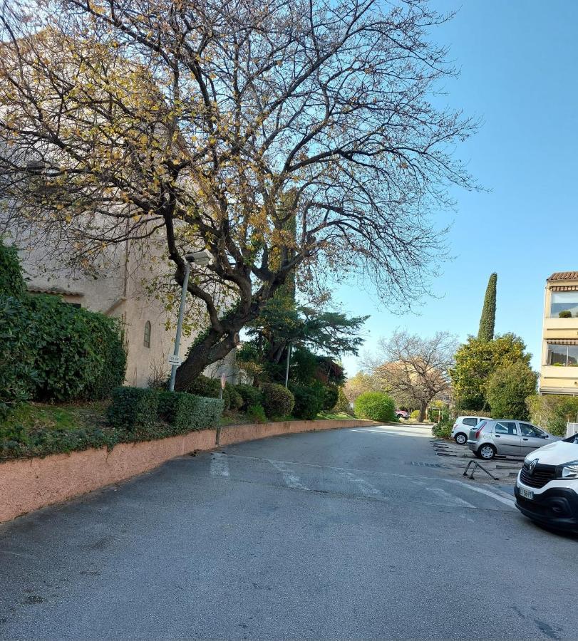 Appartement Les Roches Bleues à Le Pradet Extérieur photo